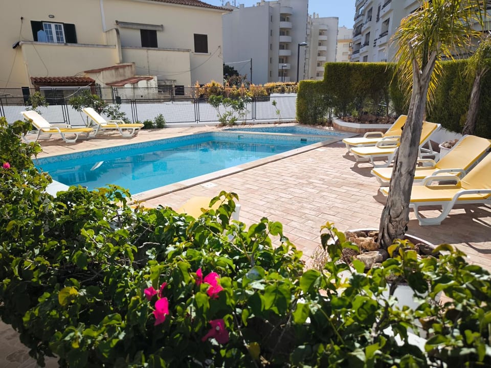Swimming pool, Swimming pool