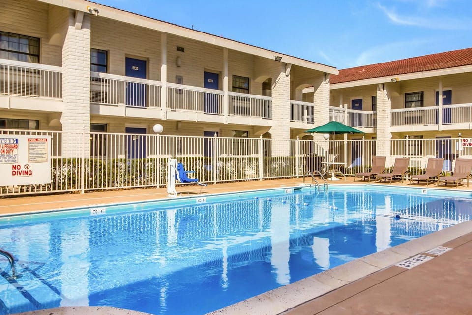 Pool view, Swimming pool, Swimming pool