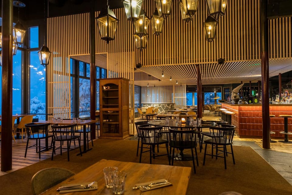 Restaurant/places to eat, Restaurant/places to eat, Nightclub / DJ, Lounge or bar, Food and drinks, Banquet/Function facilities, Seating area, Drinks