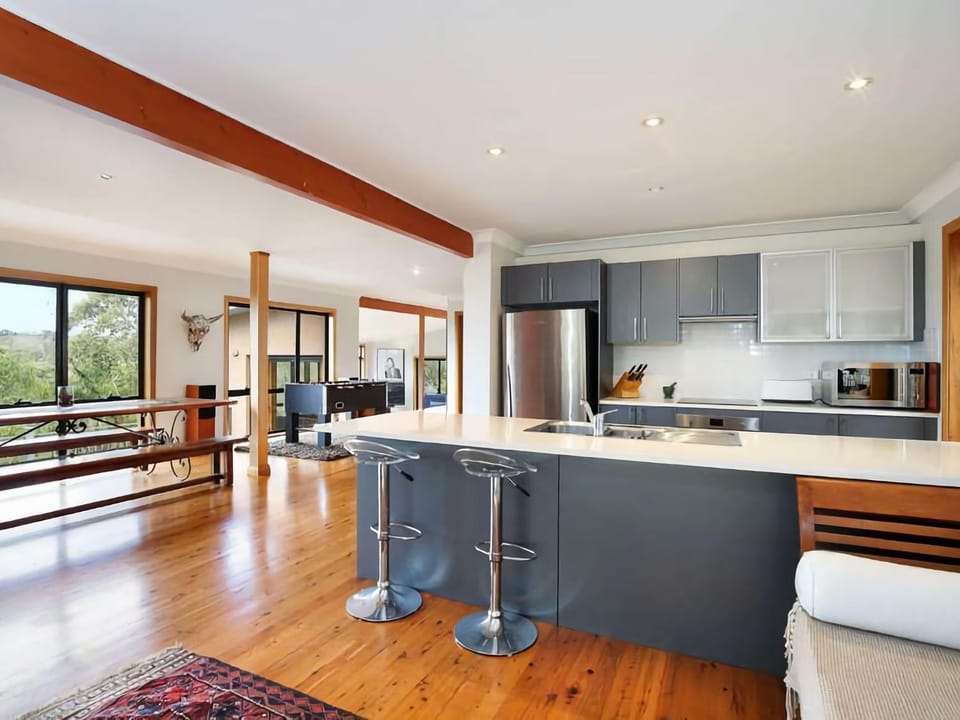 Kitchen or kitchenette, Dining area, pet friendly, stove