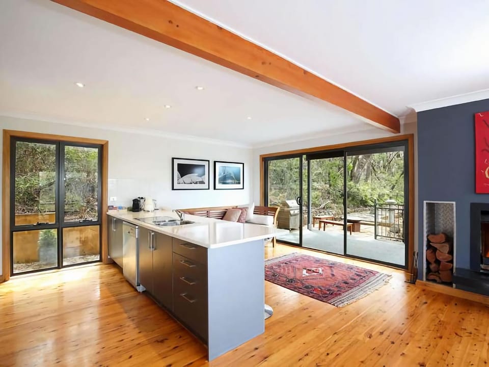Seating area, kitchen
