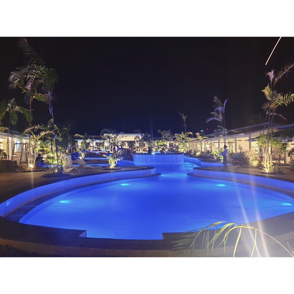 Swimming pool, Swimming pool