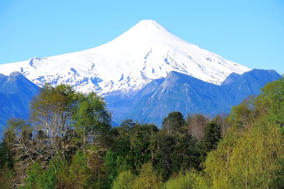 Cabaña Caburgua vista al Volcán, Senderos del Bosque Chalet in Pucon