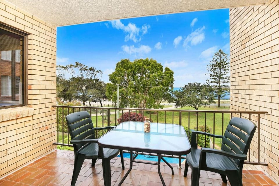 Golden Shores U7 21 Landsborough Parade Apartment in Golden Beach