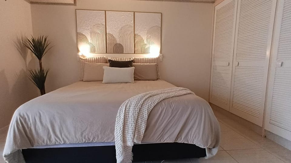 Lowanna Unit 10 24 Bulcock Beach Esplanade Bulcock Beach Apartment in Golden Beach
