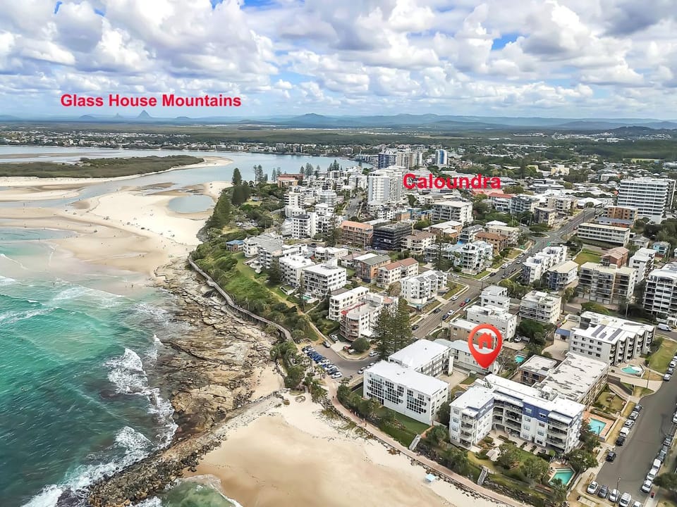 Property building, Bird's eye view, Beach
