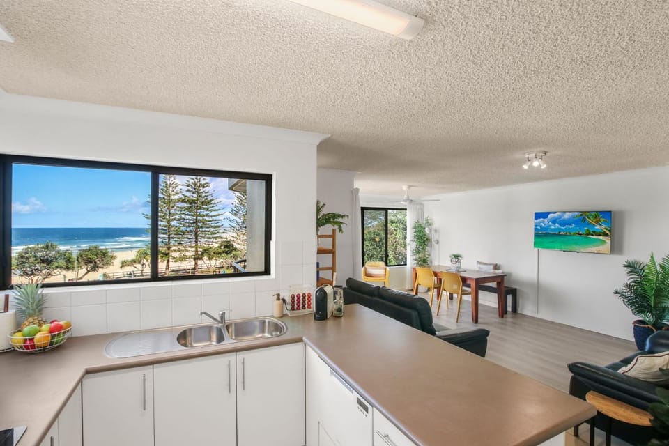 Columbia Point U6 7 Bulcock Beach Esp Apartment in Sunshine Coast