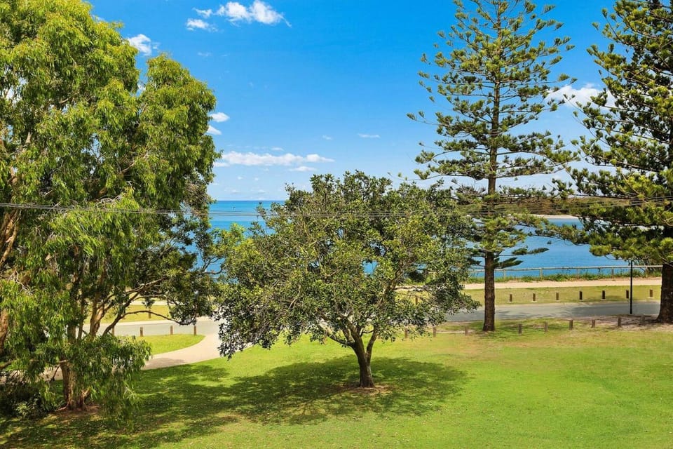 Golden Shores Unit 3 21 Landsborough Parade Apartment in Golden Beach