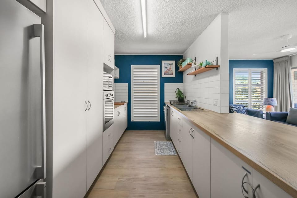 Moondara Unit 2 21 Bulcock Beach Esplanade Bulcock Beach Apartment in Sunshine Coast