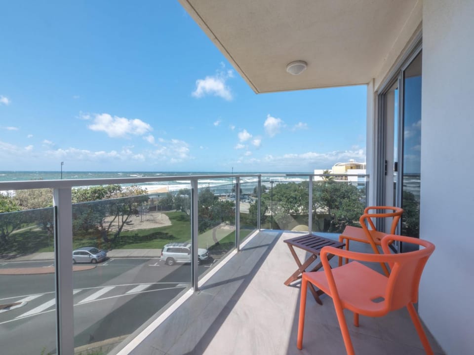 Pacific Towers Unit 4 19 Ormonde Tce Kings Beach Apartment in Kings Beach