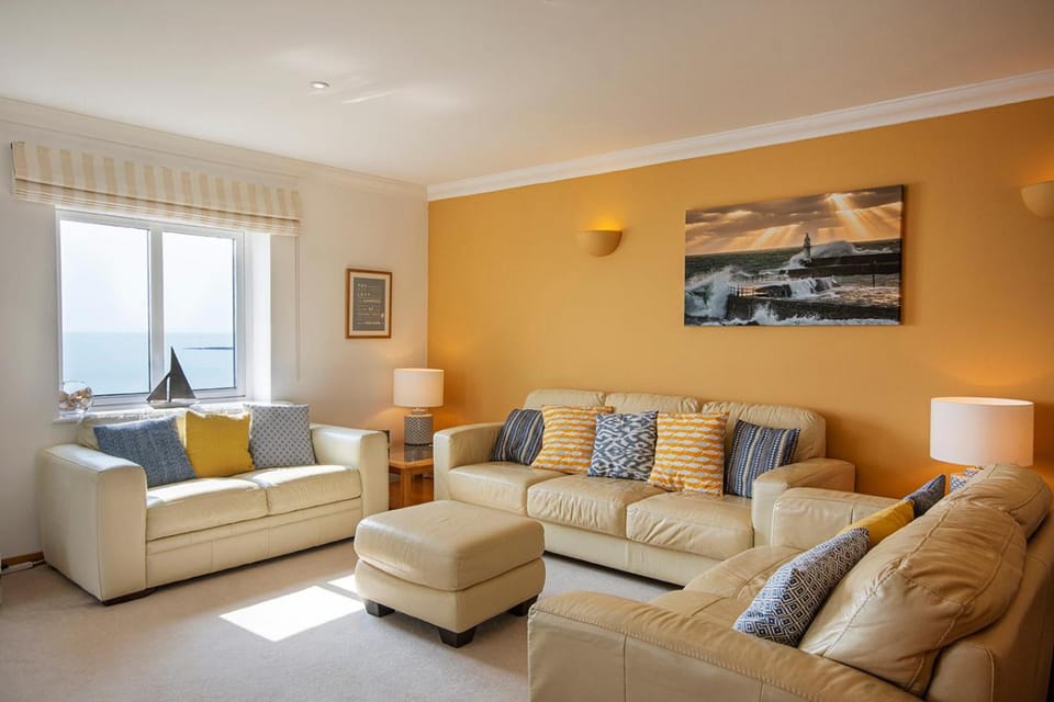 Marine Point, panoramic stunning sea views - balcony & parking House in Mevagissey