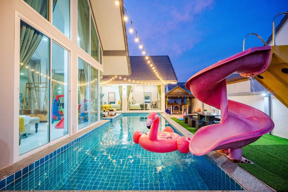 M4 Billion Pool Villa Cha-am Villa in Thailand