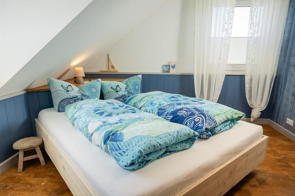 Bed, Photo of the whole room