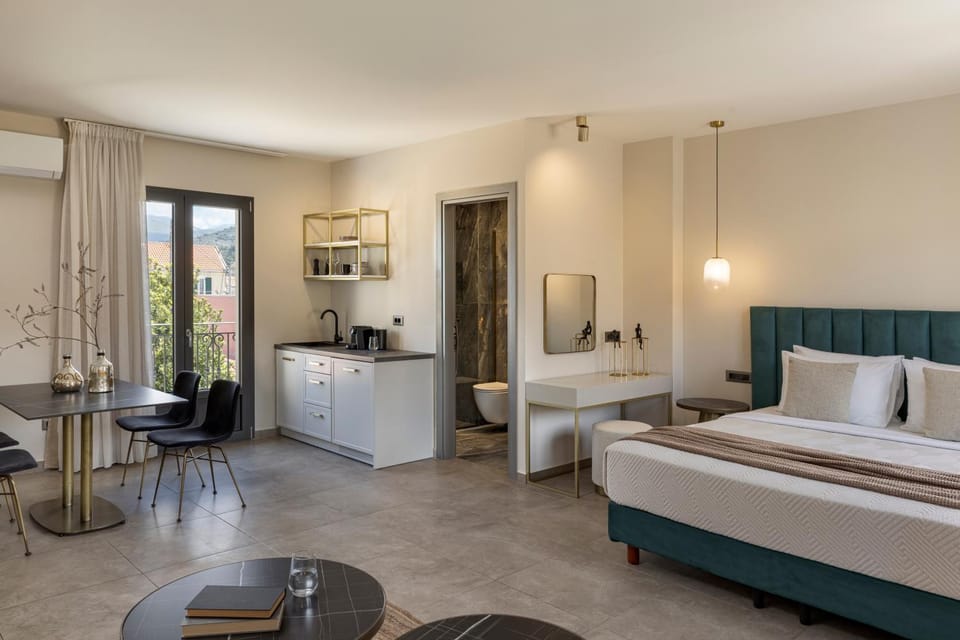 Bed, Kitchen or kitchenette, Living room, Photo of the whole room, Seating area, Dining area, Bedroom