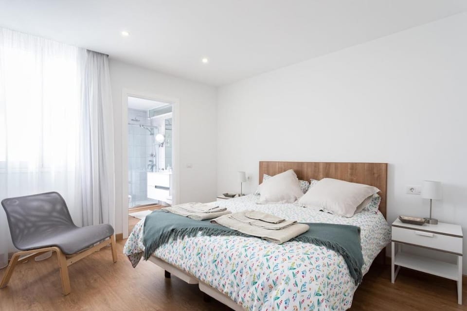 Bed, Bedroom