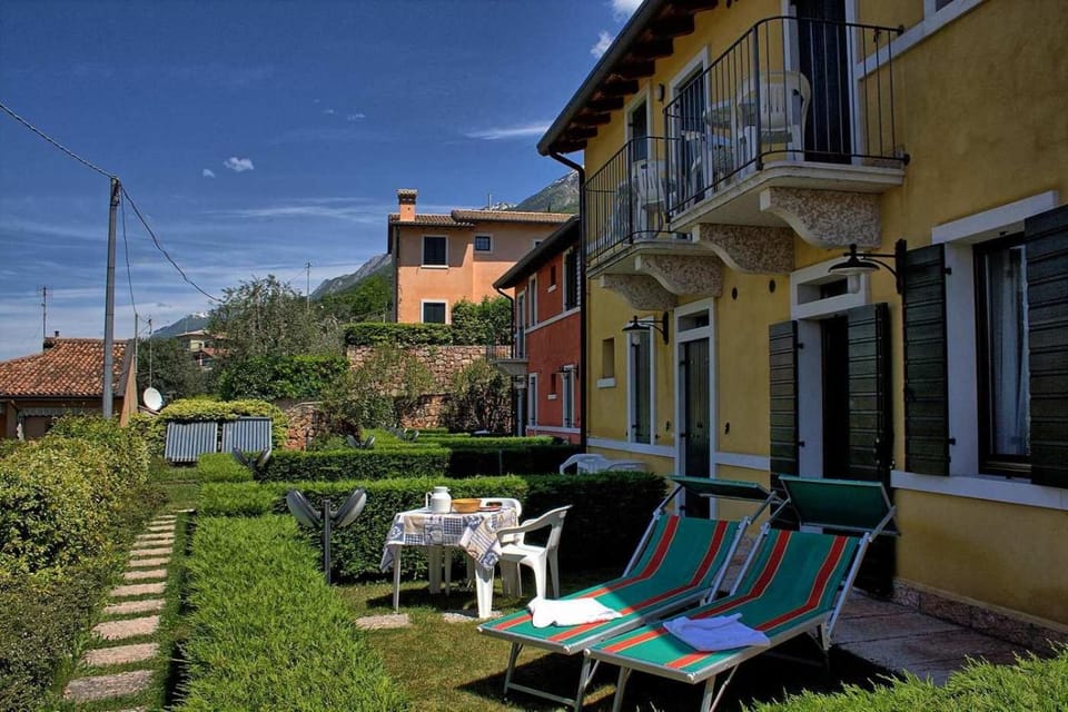 Property building, Restaurant/places to eat, Facade/entrance, Garden, Balcony/Terrace, Beach, Cycling, Animals, Pets, Garden view, Lake view, Mountain view, Area and facilities, Sports, children, young children, older children, Family