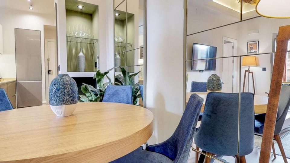 Bright and new- 2Bd 2Bth- Conde de Torrejon Apartment in Seville