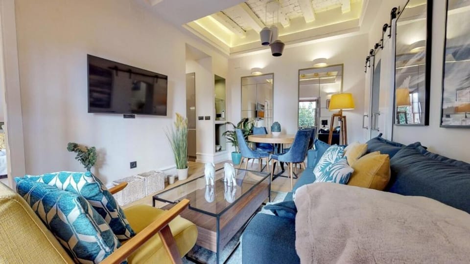 Bright and new- 2Bd 2Bth- Conde de Torrejon Apartment in Seville