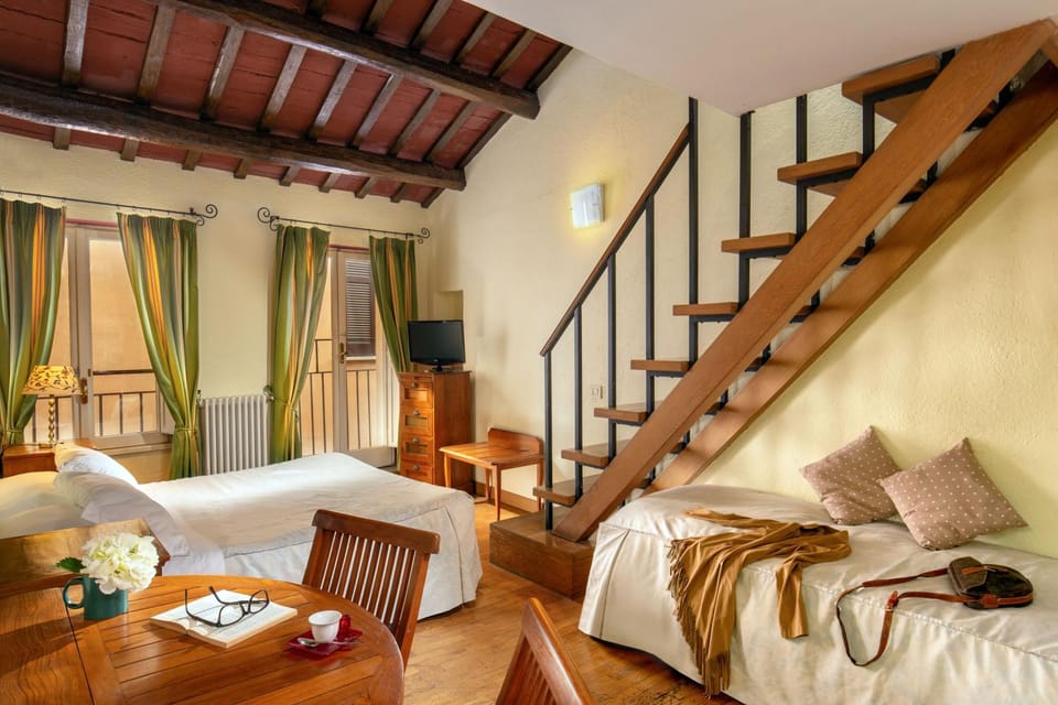 Bed, Living room, Photo of the whole room, Bedroom