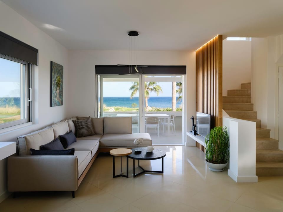 View (from property/room), Balcony/Terrace, Living room, Seating area, Sea view