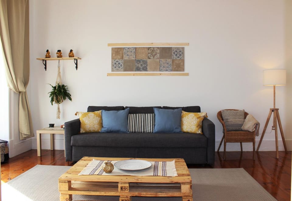 Bed, Living room