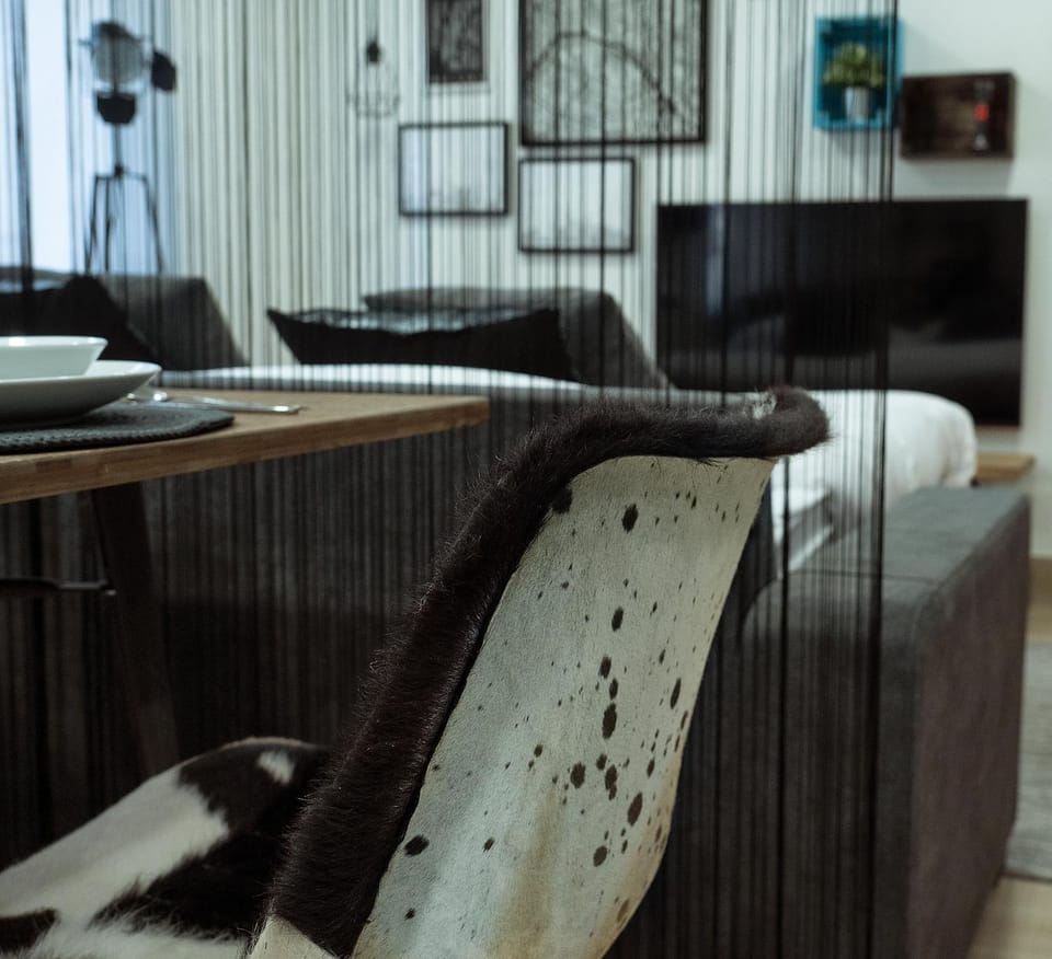 Decorative detail, Dining area