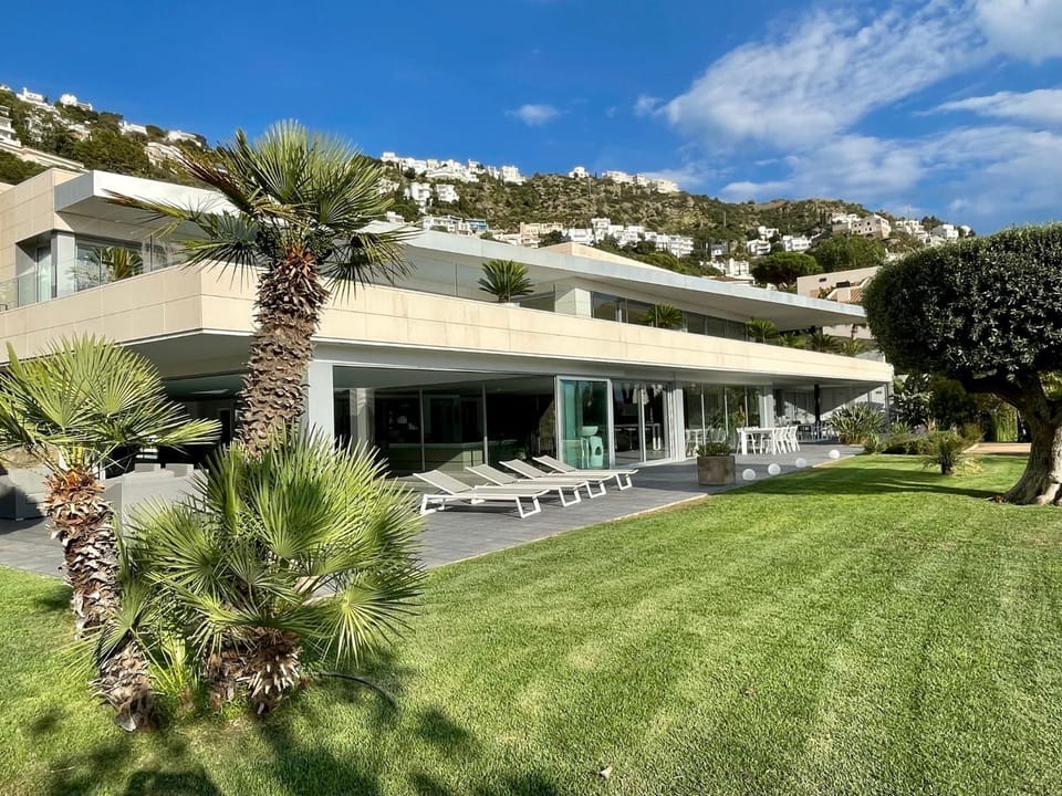 Casa Llosa Villa in Roses