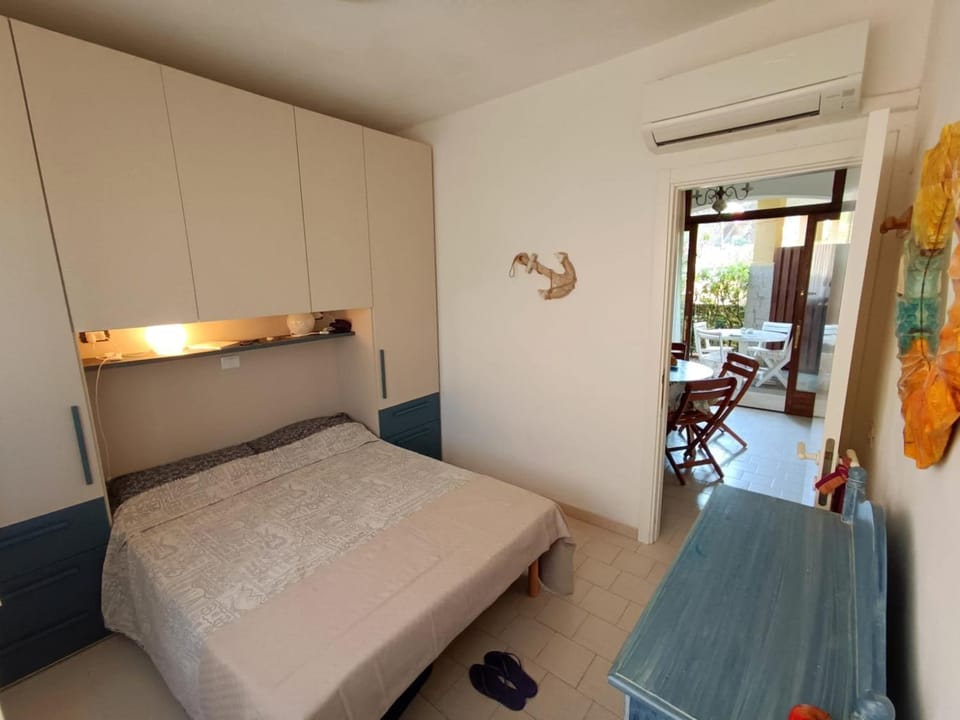 Property building, Living room, Bedroom