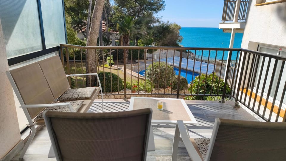 Day, Natural landscape, Balcony/Terrace, Sea view, Swimming pool