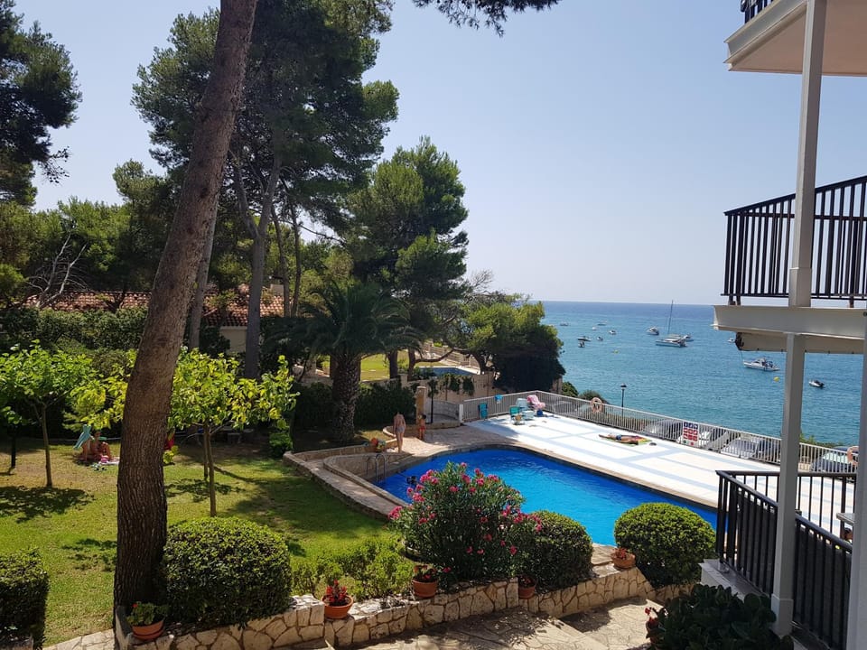 Natural landscape, Garden, View (from property/room), Balcony/Terrace, Beach, Garden view, Pool view, Sea view, Swimming pool
