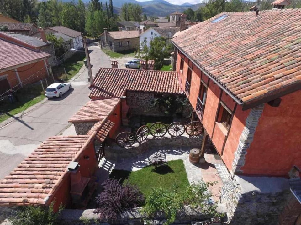 CASA RURAL LA PARDA House in Cantabria