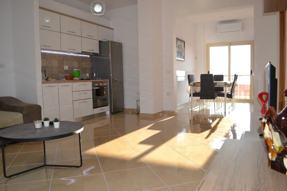 Seaview Penthouse 2 Bedrooms Apartment & Private garage Apartment in Vlorë