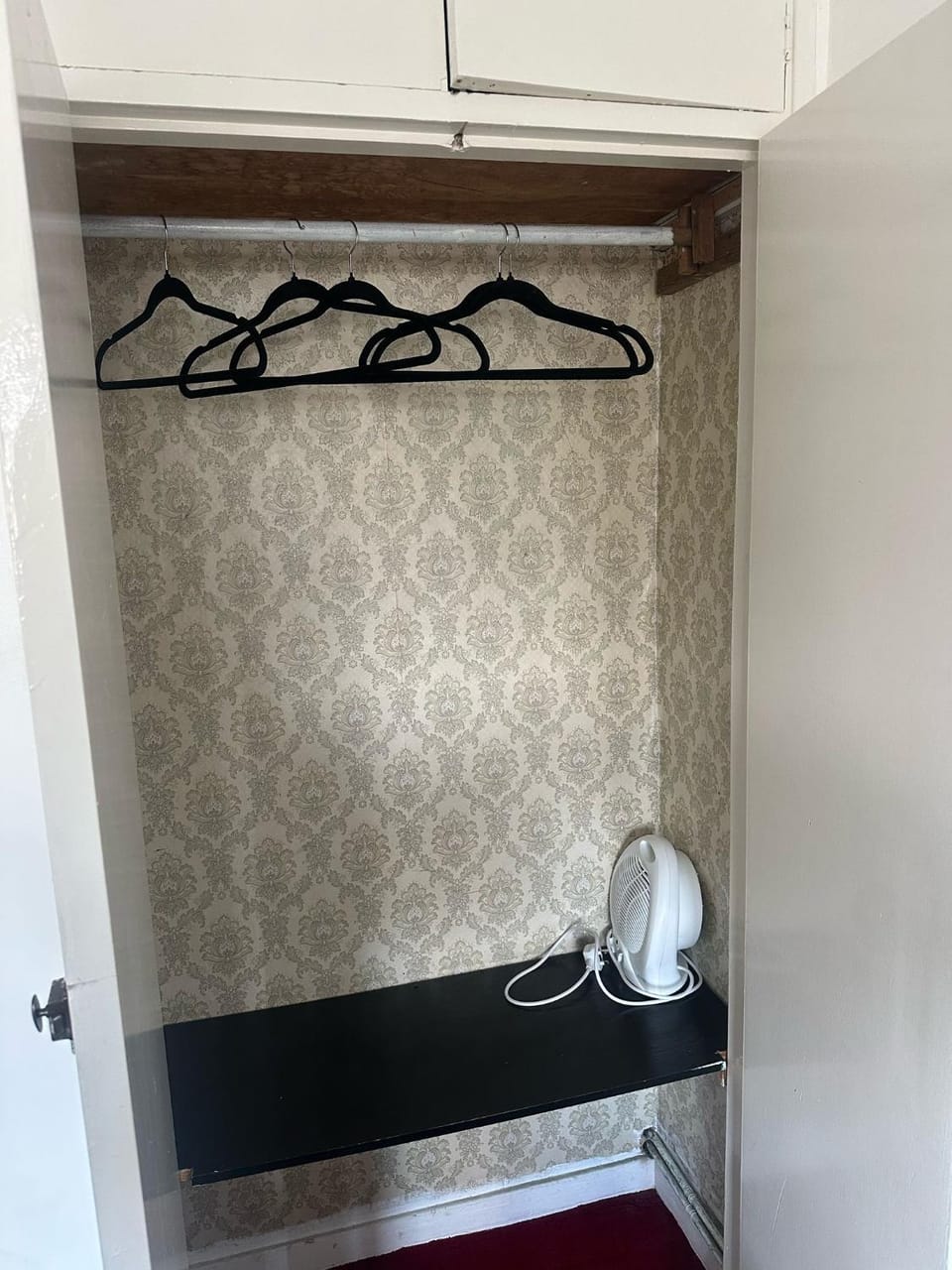 London Budget Maisonette Bed and Breakfast in London