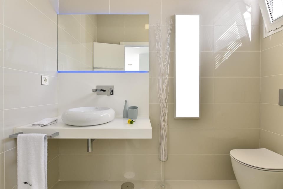 Toilet, Bathroom
