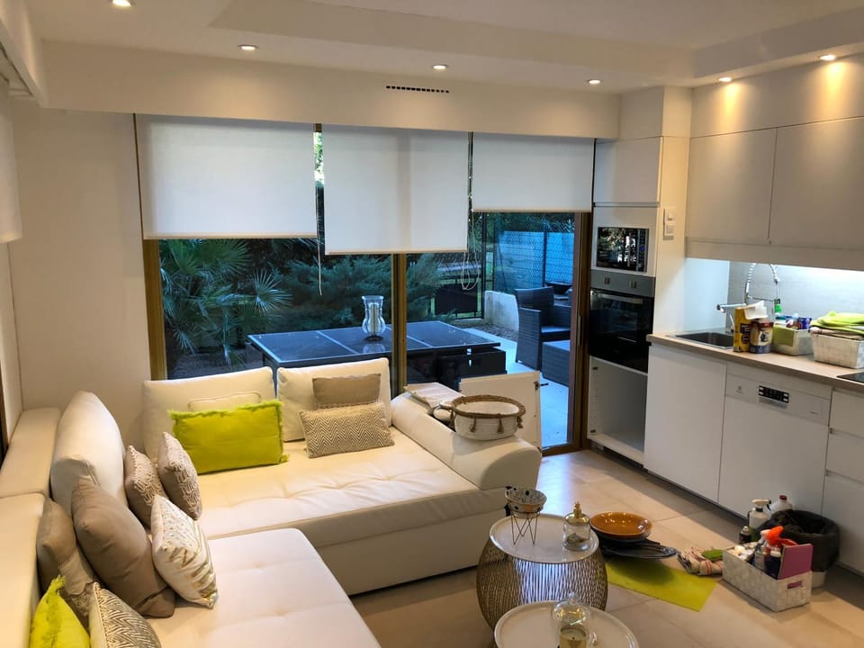 Luxe apartment center 6pers 300m2 privare garden Apartment in Cannes