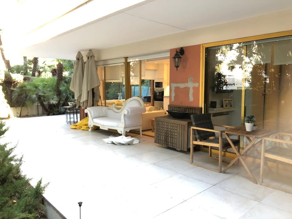 Luxe apartment center 6pers 300m2 privare garden Apartment in Cannes