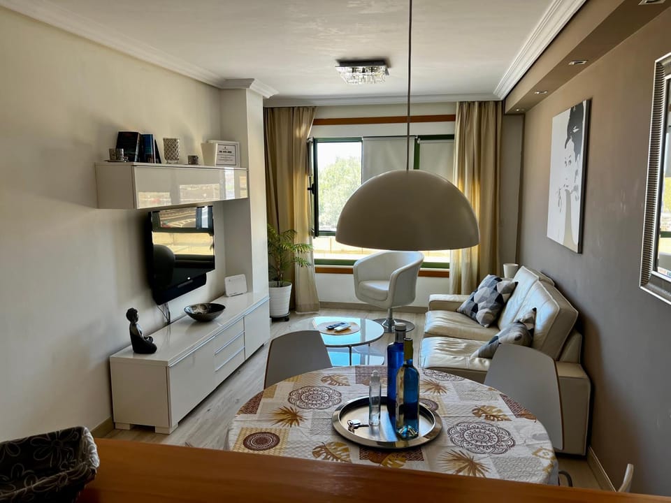 TV and multimedia, Kitchen or kitchenette, Seating area, Dining area