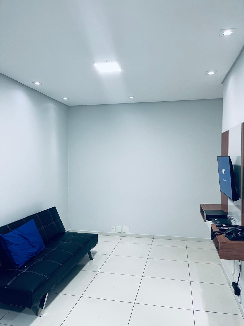 Pitangueiras 1 , 2 dormitórios, piscina climatizada, 100 m praia, duas vagas de garagem e Wi-Fi Apartment in State of São Paulo