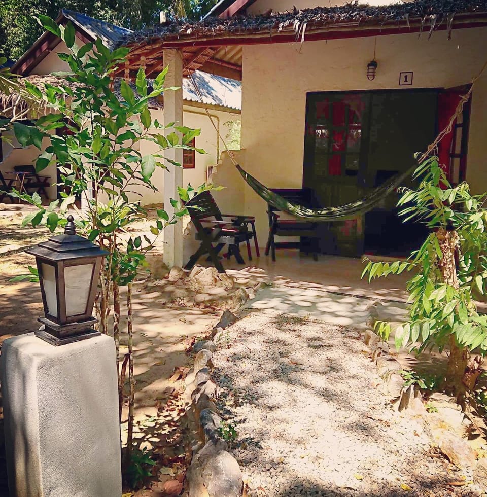 Papillon Bungalows Hotel in Sala Dan