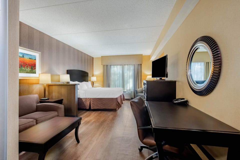 La Quinta Inn & Suites Bel Air I-95 Exit 77A Hotel in Edgewood