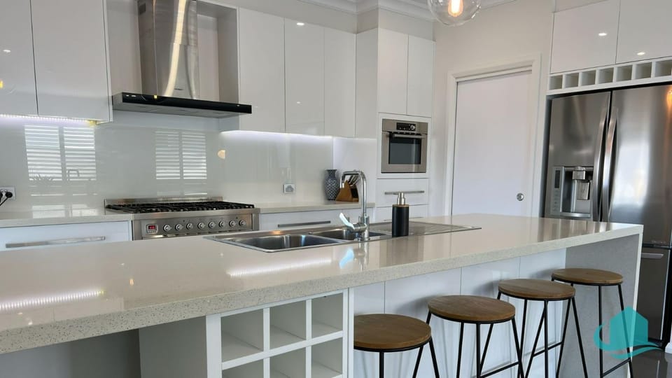 Beachside Oasis House in Swansea