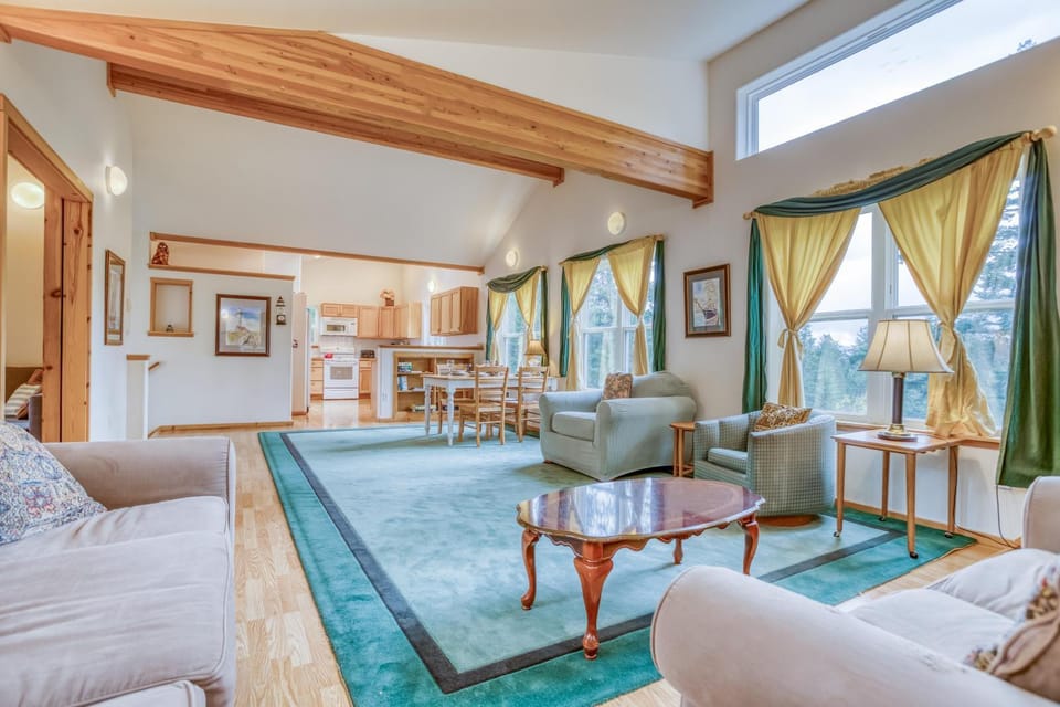 390 High MCA 567 - Meredith Lodging House in Manzanita