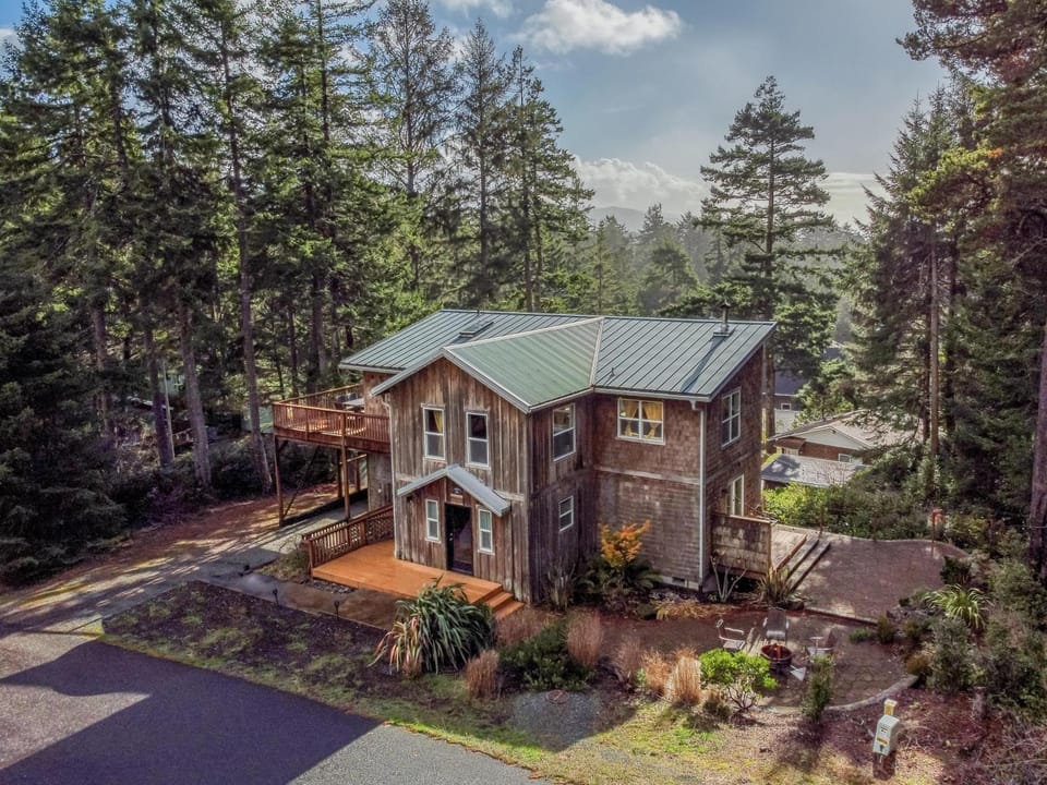 390 High MCA 567 - Meredith Lodging House in Manzanita