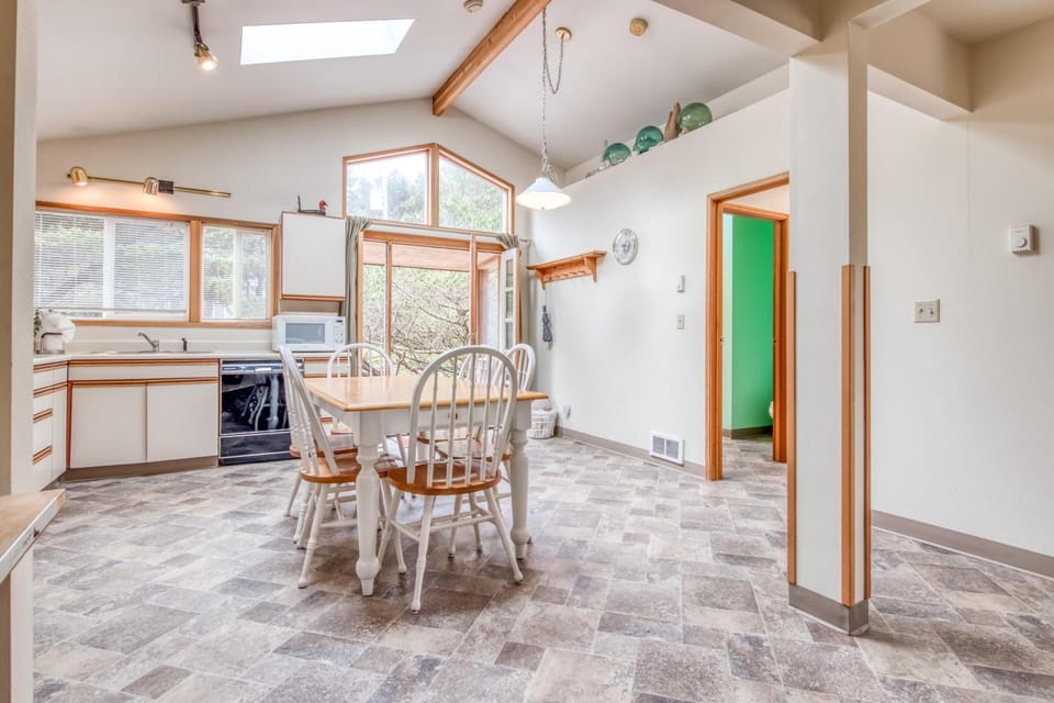 Beachcombers Paradise MCA 663 - Meredith Lodging House in Manzanita
