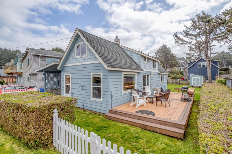 By The Sea House in Roads End