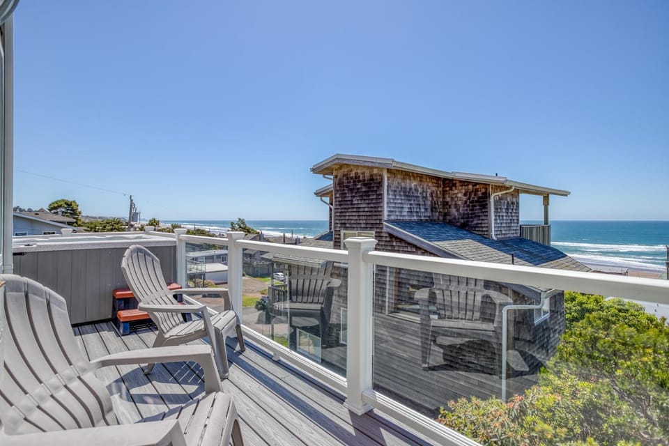 Bainbridge House House in Lincoln City