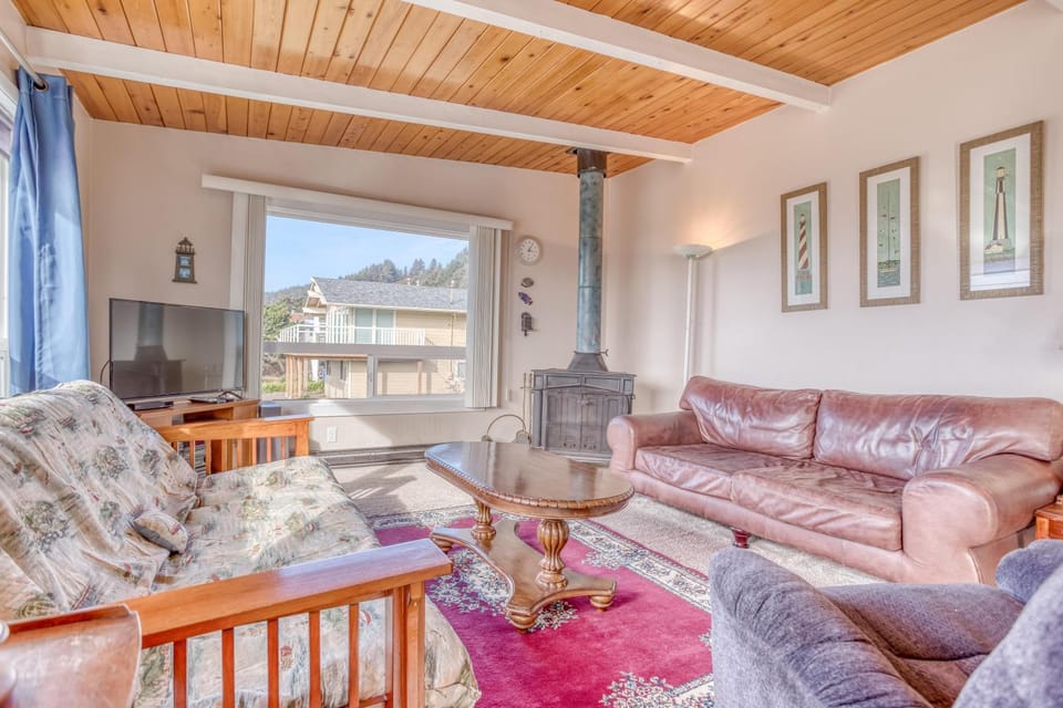 A Sea Breeze House in Lincoln City