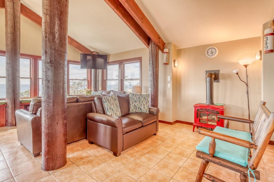 A Beach Treehouse House in Devils Lake