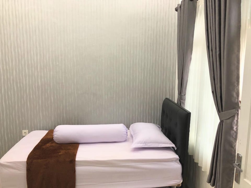 The LaWang Yogya Guesthouse Bed and Breakfast in Yogyakarta