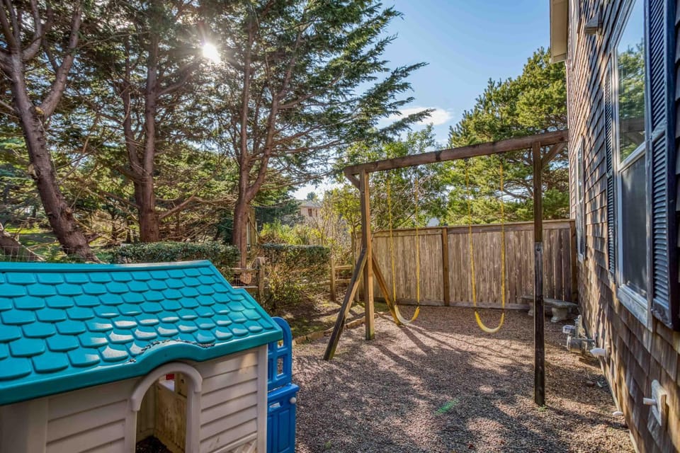 The Mermaid House in Roads End